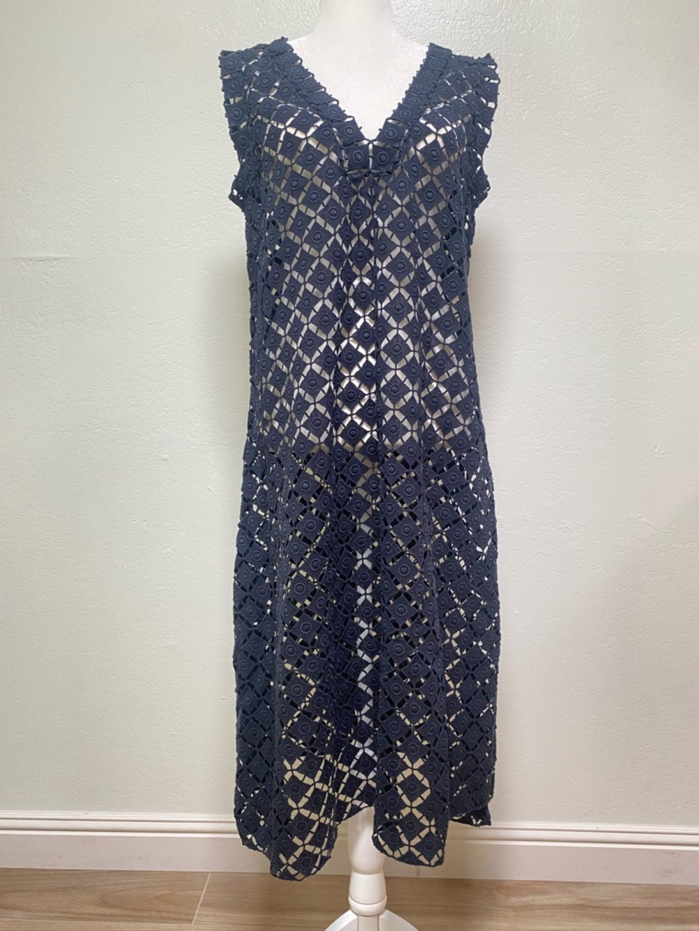 Scanlan Theodore V-Neck Midi Dress